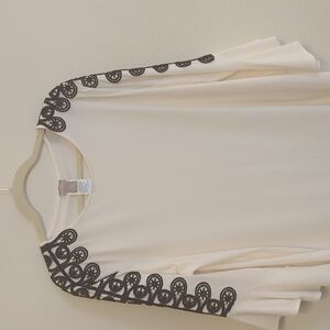 Chicos Womens Swirled Lace Flutter Sleeve Blouse Size XL Cream Black Crochet